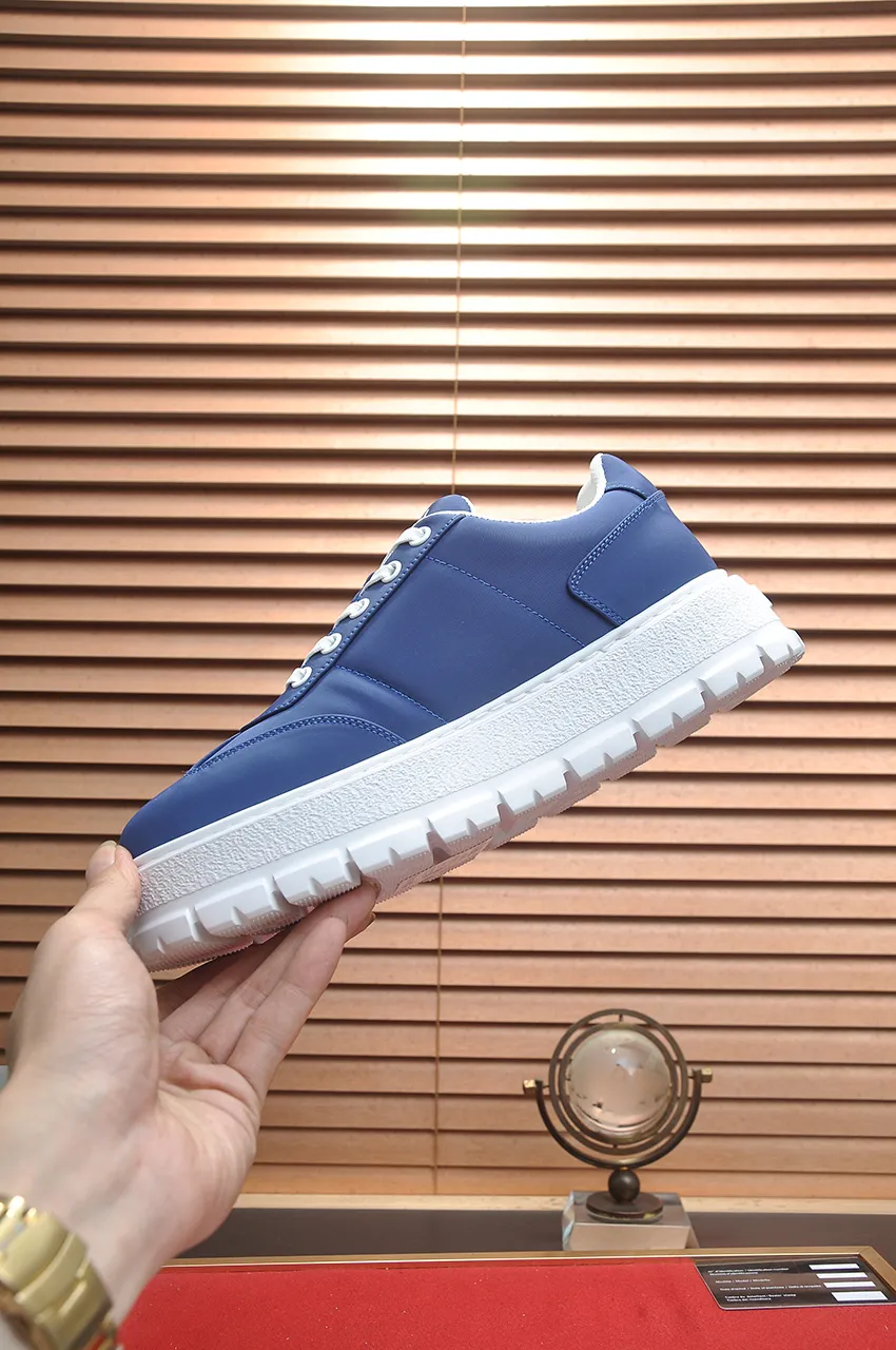 Men's shoes 💰580💶 [PRADA] Top original items, new seasonal styles, high-quality original items, top-grade high-mercerized cowhide combined with original breathable fabric + imported glue, imported stretch fabric inside with original cowhide feet, original thick outsole! Quality guaranteed! Code 38-45 (45 customized)